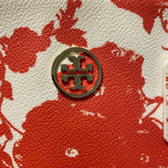 Tory Burch Robinson Dome Satchel bag, like new - Picture 3 of 5